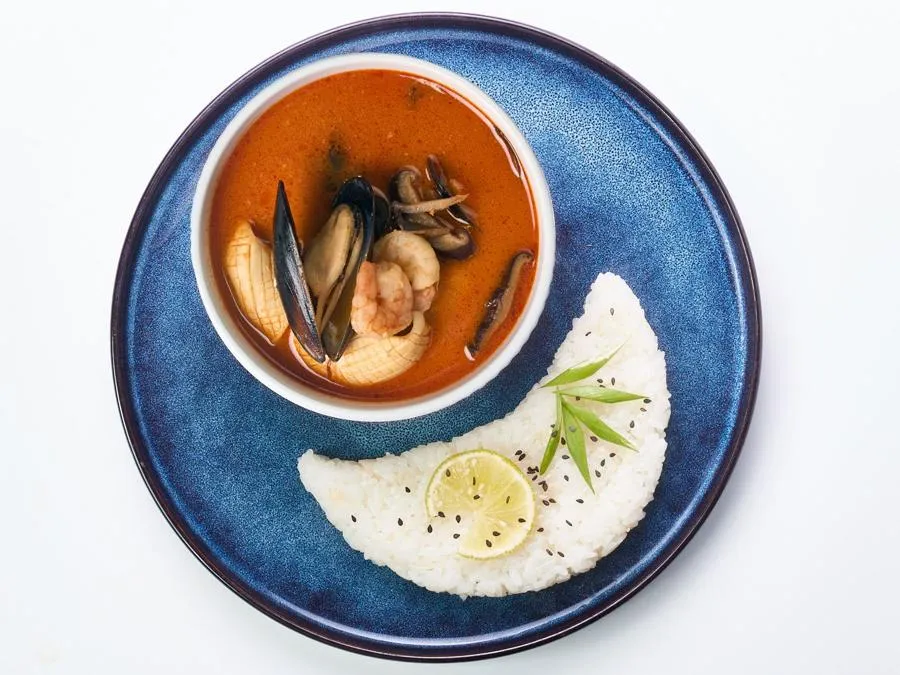 Том ям с морепродуктами 